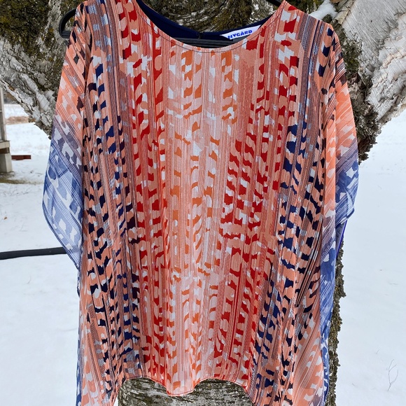 Woman's Tunic Top - Picture 1 of 5